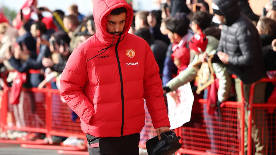 Crise no Manchester United: Gary Neville condena Bruno Fernandes por ‘apunhalar Carrick pelas costas’