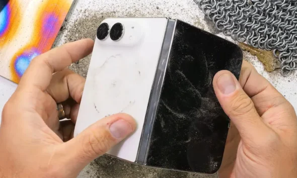 Durabilidade em Foco: Conceito de ‘iPhone Duo’ Falha em Teste de Resistência