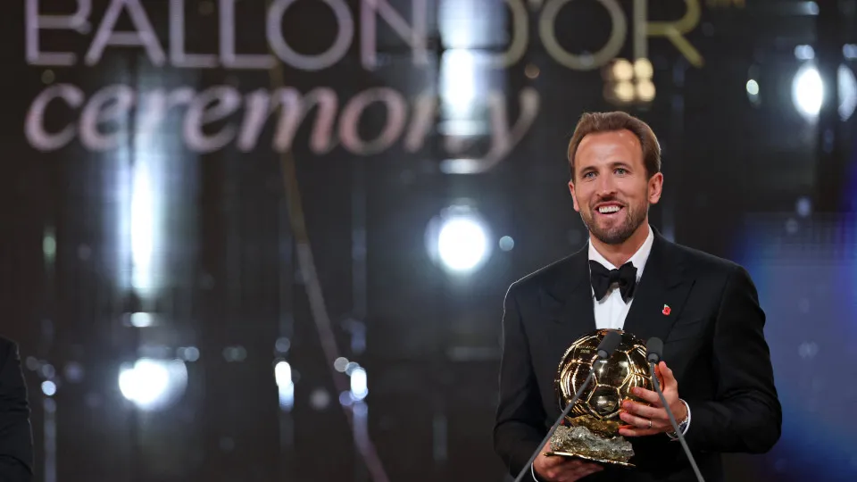 Bola de Ouro: Lionel Messi Consagra-se e o Impacto Global no Esporte e Entretenimento