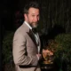Noah Wyle, Estrela de ‘The Pitt’, É Eleito o Homem Mais Sexy do Mundo em 2026