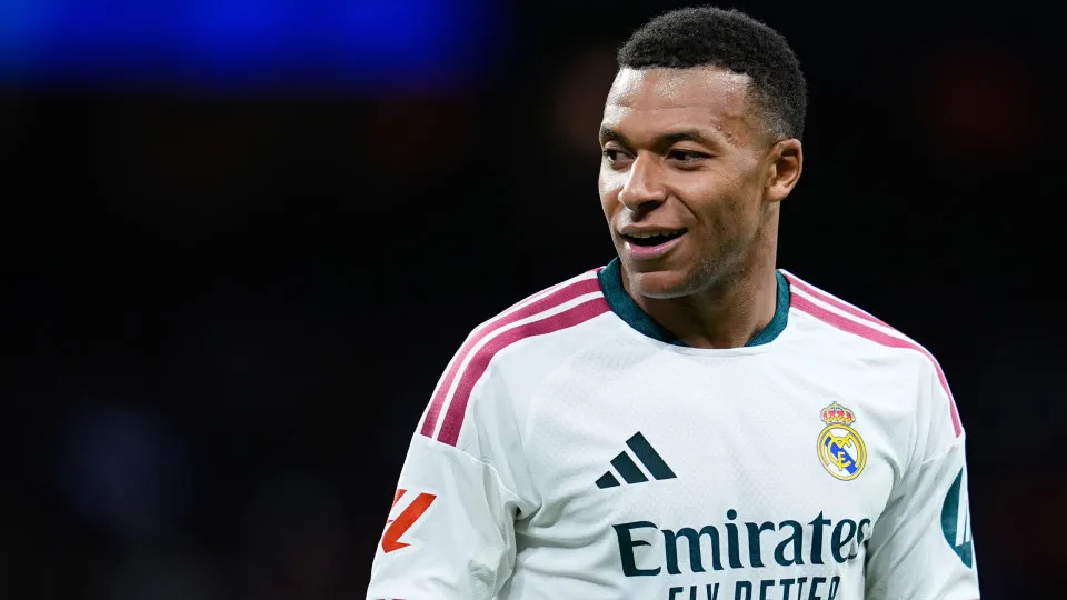Mbappé: A Complexa Dinâmica da Fama Global e o Escândalo da ‘Saco de Pancadas’ na China Mbappé: A Complexa Dinâmica da Fama Global e o Escândalo da ‘Saco de Pancadas’ na China