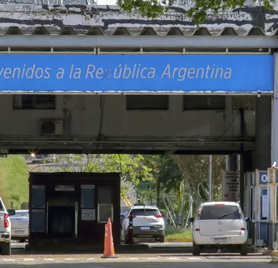 Flávio Bolsonaro: Detalhes da Viagem de Família em Voo Privado da Argentina ao Equador